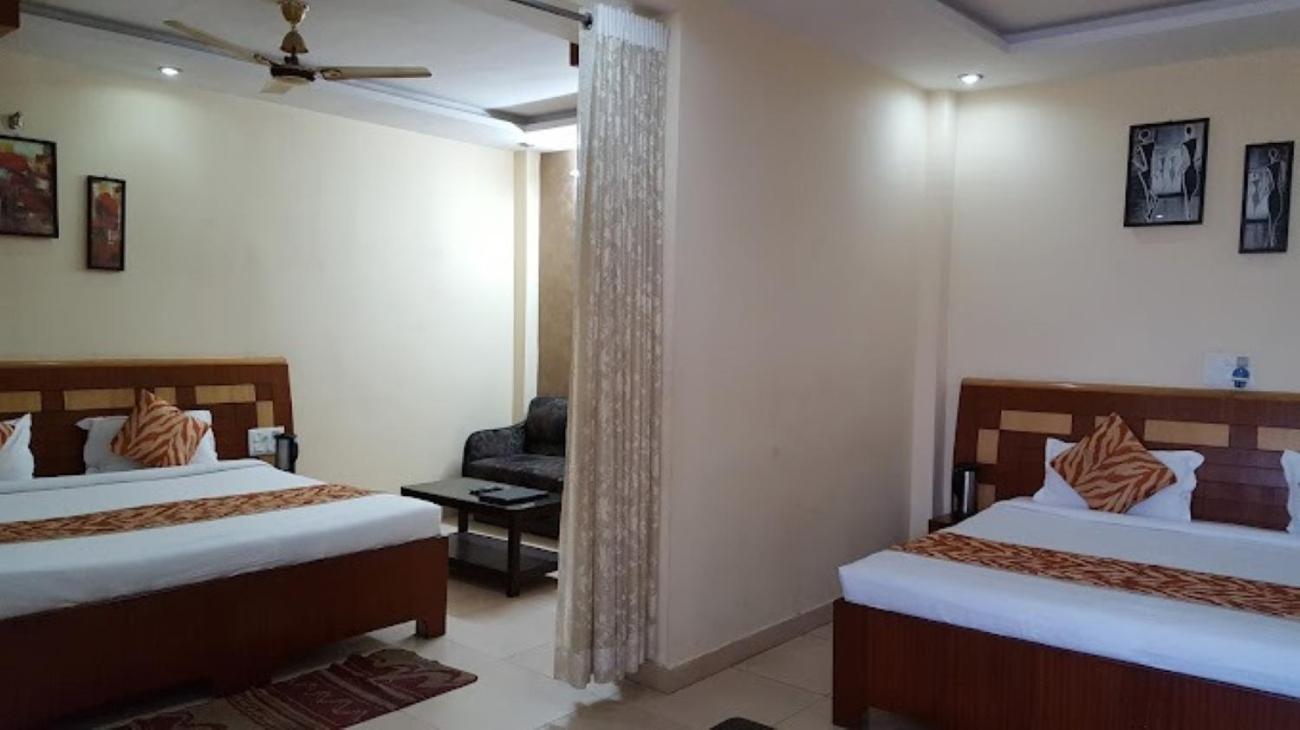 Hotel Vinayak Palace Bilāspur Exterior foto